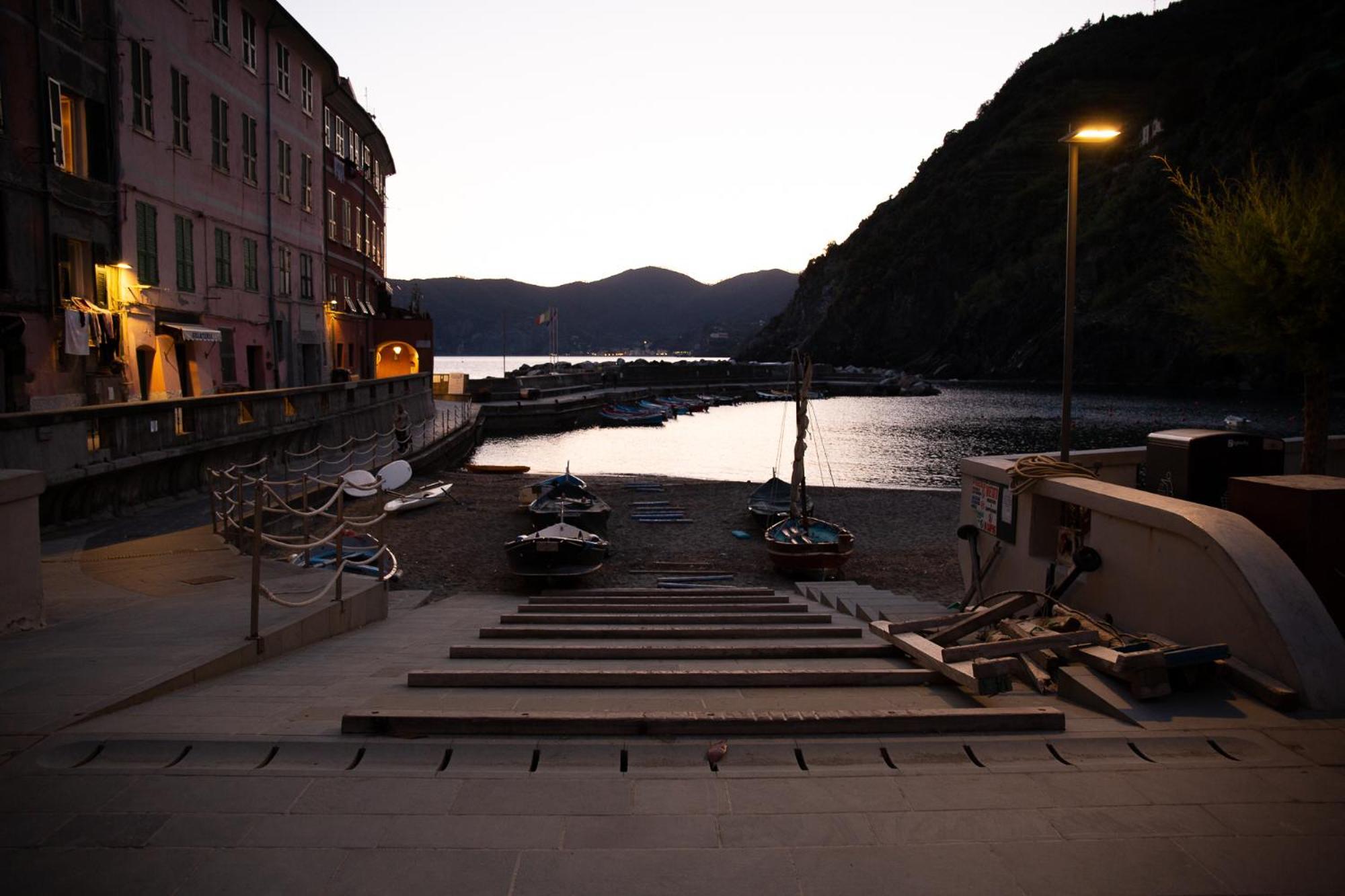 The Manarola Main Plaza Hotel Luaran gambar