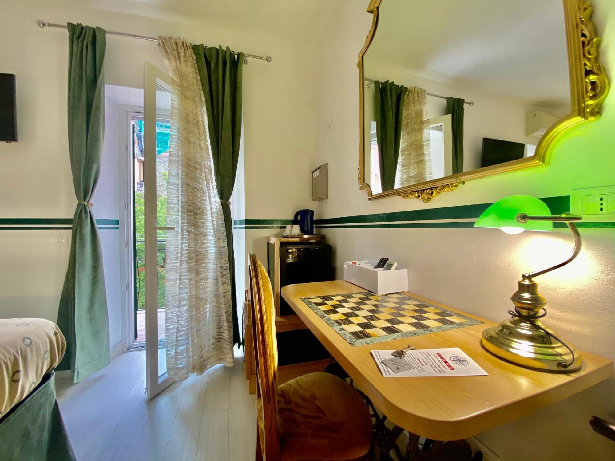 The Manarola Main Plaza Hotel Luaran gambar