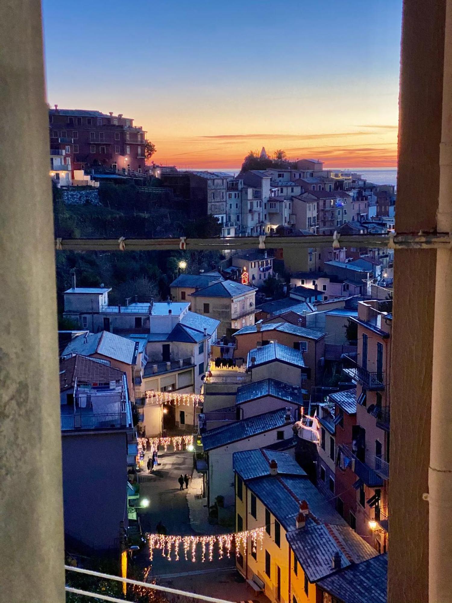The Manarola Main Plaza Hotel Luaran gambar